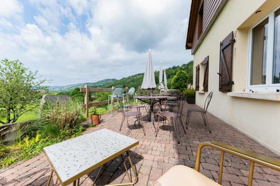 Terrasses et espaces extérieurs à la bresse dans les Vosges